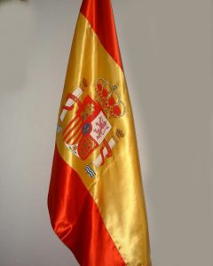 Galeria
BANDERA DE ESPAÑA CON ESCUDO IMPRESO EXPUESTA EN DESPACHO